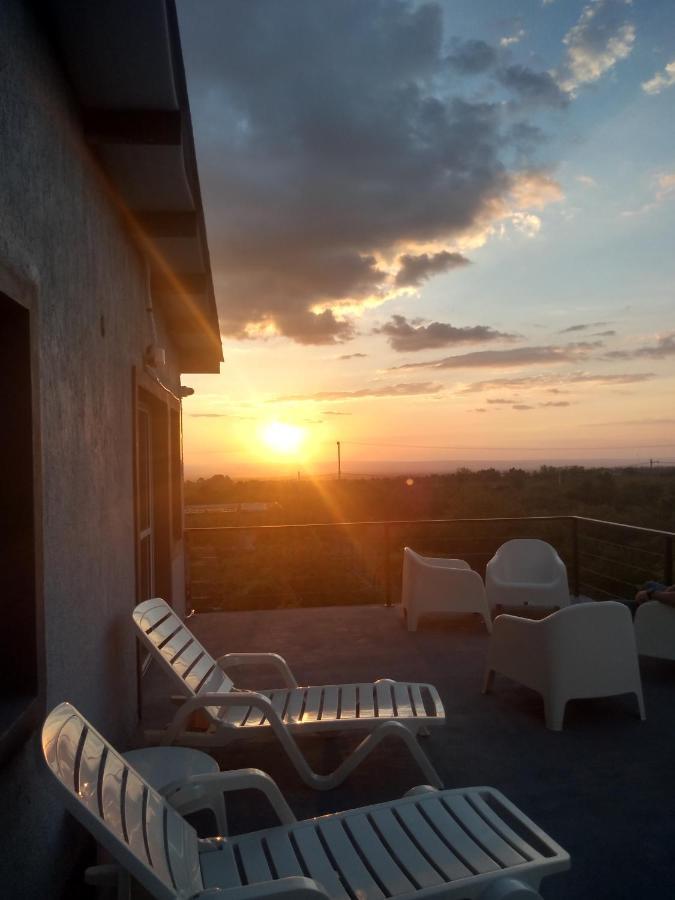 Anubis Aparthotel Villa de Merlo Bagian luar foto